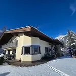 Апартаменты Einzigartig, Bergblick, Erholung Pur, Komfort, Balkon, Wohnzimmer, 2 Schlafzimmer, Ruhig *