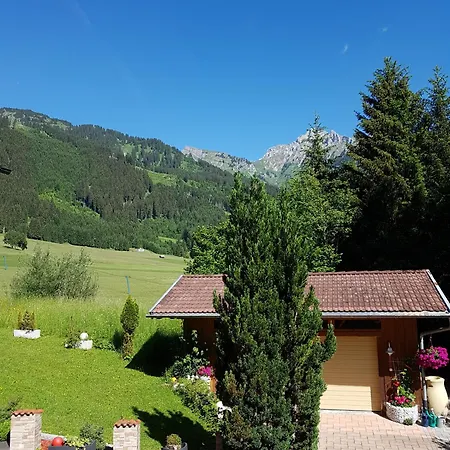 Komfort-ferienwohnung Suedbalkon, Wohnzimmer, 2 Schlafzimmer, Ruhige Lage - Tirol Lägenhet