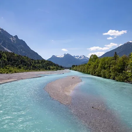 Lägenhet Komfort-ferienwohnung Suedbalkon, Wohnzimmer, 2 Schlafzimmer, Ruhige Lage - Tirol Reutte