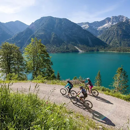 Lägenhet Komfort-ferienwohnung Suedbalkon, Wohnzimmer, 2 Schlafzimmer, Ruhige Lage - Tirol *