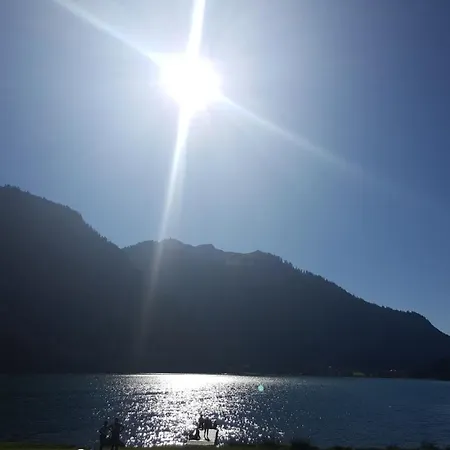 Komfort-ferienwohnung Suedbalkon, Wohnzimmer, 2 Schlafzimmer, Ruhige Lage - Tirol