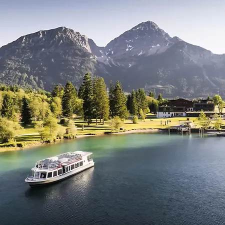 Komfort-ferienwohnung Suedbalkon, Wohnzimmer, 2 Schlafzimmer, Ruhige Lage - Tirol Lägenhet Reutte