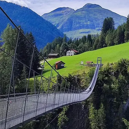 Einzigartig, Bergblick, Erholung Pur, Komfort, Balkon, Wohnzimmer, 2 Schlafzimmer, Ruhig ロイテ