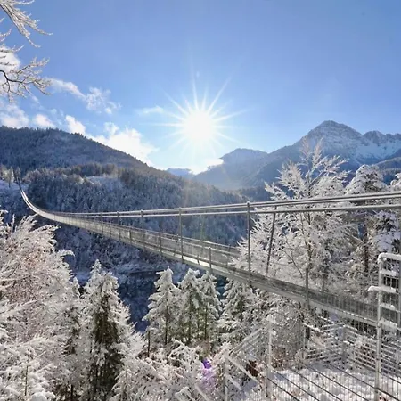 Komfort-ferienwohnung Suedbalkon, Wohnzimmer, 2 Schlafzimmer, Ruhige Lage - Tirol