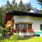 Lejlighed Einzigartig, Bergblick, Erholung Pur, Komfort, Balkon, Wohnzimmer, 2 Schlafzimmer, Ruhig *