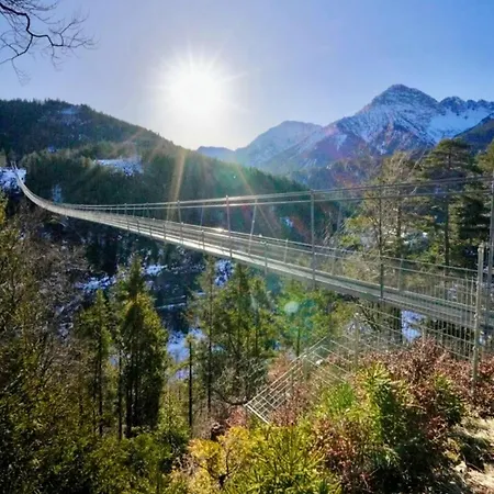 Lägenhet Einzigartig, Bergblick, Erholung Pur, Komfort, Balkon, Wohnzimmer, 2 Schlafzimmer, Ruhig Reutte