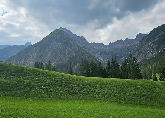 Einzigartig, Bergblick, Erholung Pur, Komfort, Balkon, Wohnzimmer, 2 Schlafzimmer, Ruhig Apartment Reutte